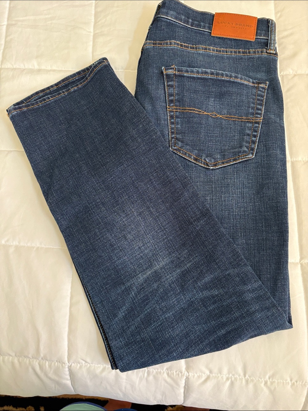 Lucky Brand Men’s Indigo Straight Jeans with Tan Patch 34/32